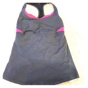 Lululemon tank size 2